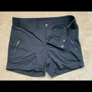 Athleta sz 8 black shorts